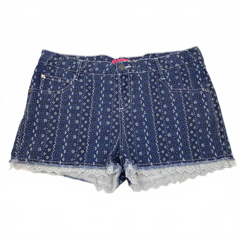 Betsey Johnson Dark Wash Paisley Lace Trim Jean Shorts | Size 12